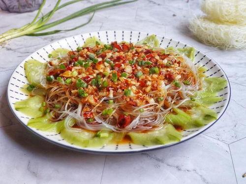 吃瓜蒸粉丝,吃瓜蒸粉丝，清爽一夏